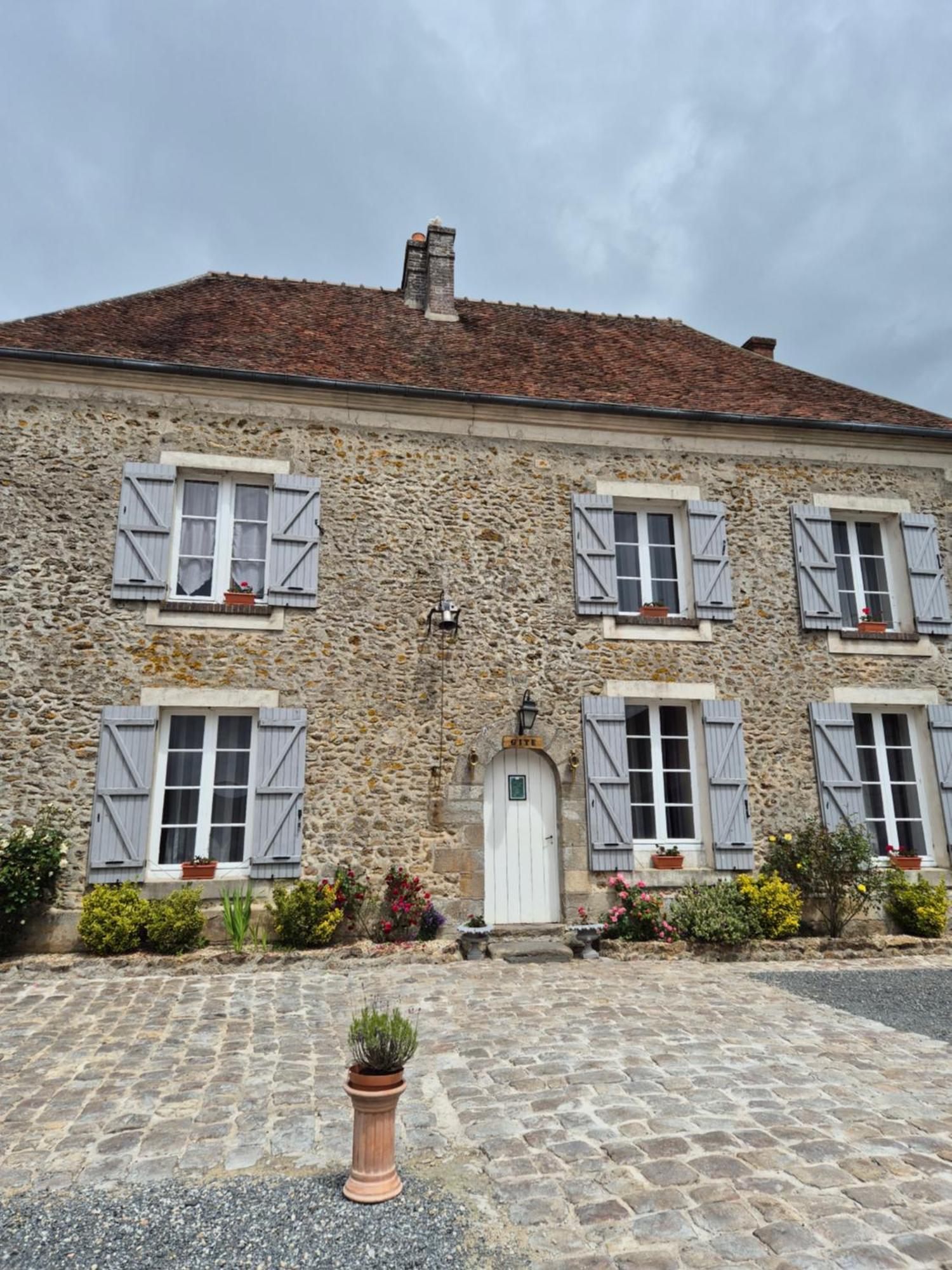 Domaine De La Ferme De Jean Grogne Guest house Fontenay-Tresigny